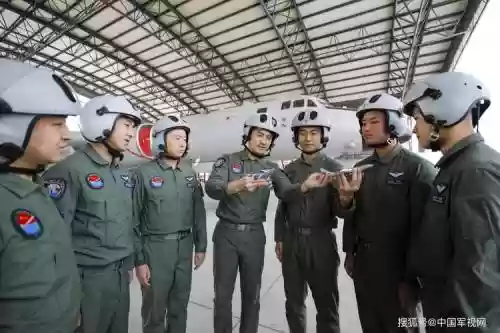 空军搭配阵容插图