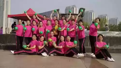 爱心阵容舞蹈插图