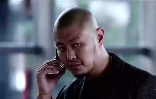 一部蝎子放到手上就可以当武器的电视，蝎子的手叫什么插图